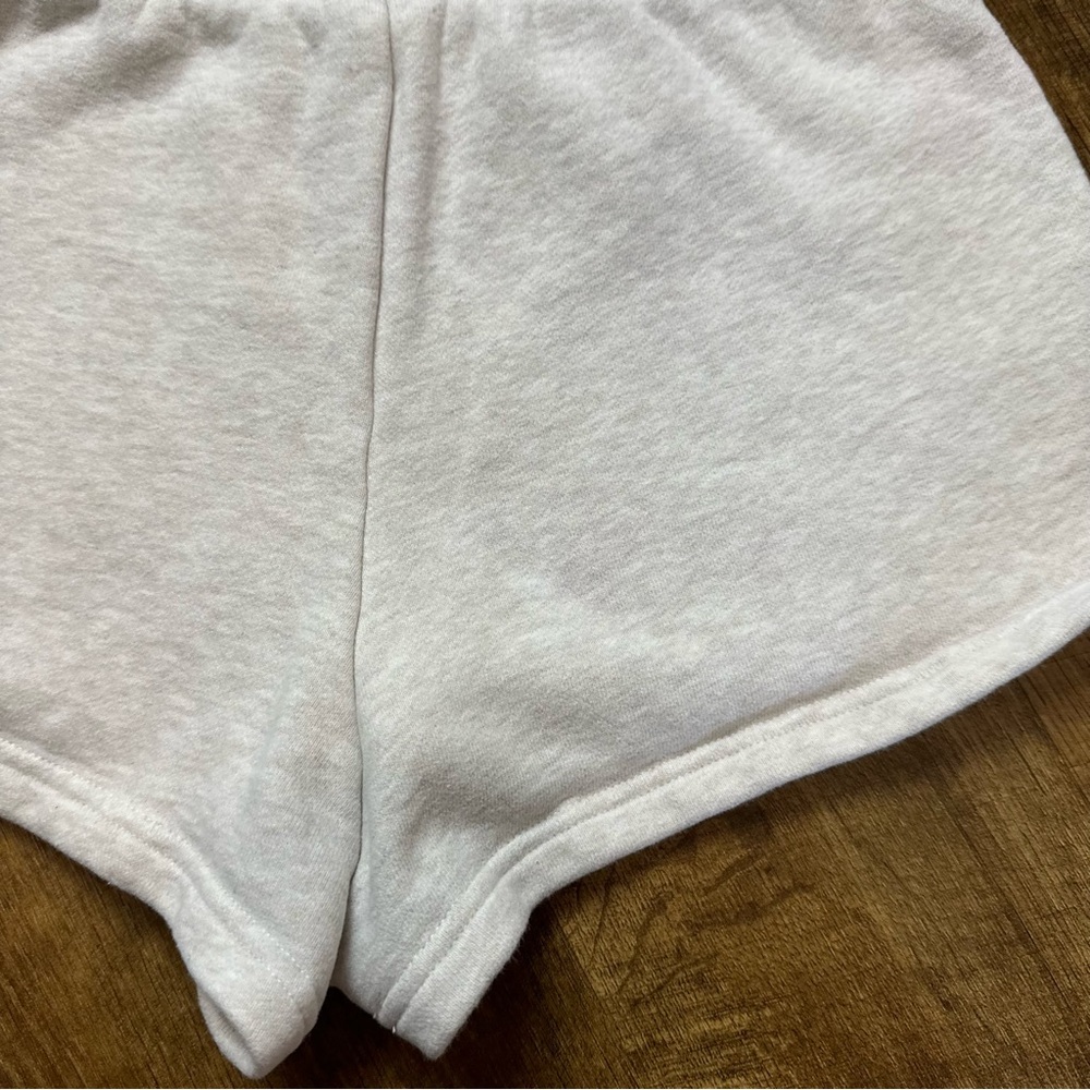 Aritzia TNA Cozy Sweat Fleece Perfect Micro Shorts Sz Small Heather - Picture 10 of 13
